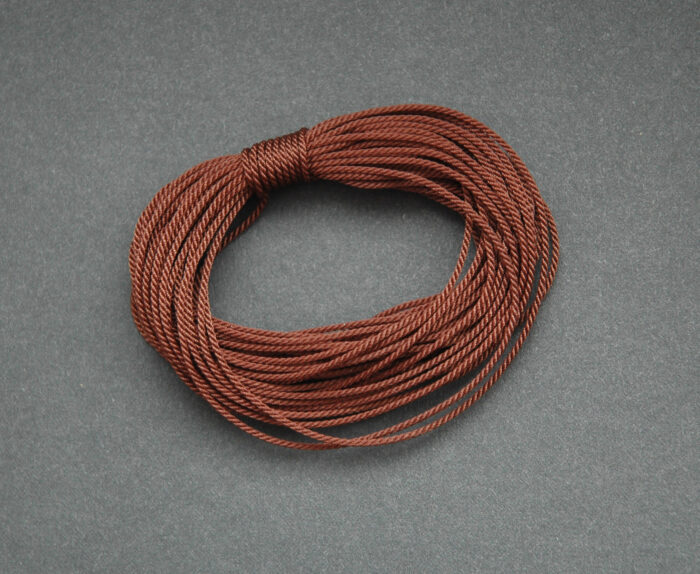 Коричневые Канат для такелажа Темно-коричневый 0,8мм. длина 5м. — изображение 1