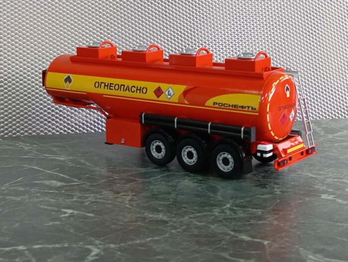Полуприцеп бензовоз 3-х осный "Роснефть" готовая модель 1:43 ПОД ЗАКАЗ — изображение 2