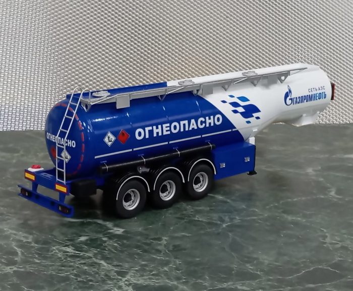 Полуприцеп бензовоз 3-х осный "Газпром" готовая модель 1:43 ПОД ЗАКАЗ — изображение 1